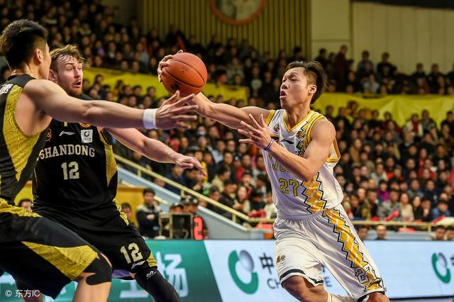 开云体育娱乐 -赛地聚焦：亚冠加时末段热度飙升，广东宏远完成体检，悬念犹存，团队化学反应显著的简单介绍