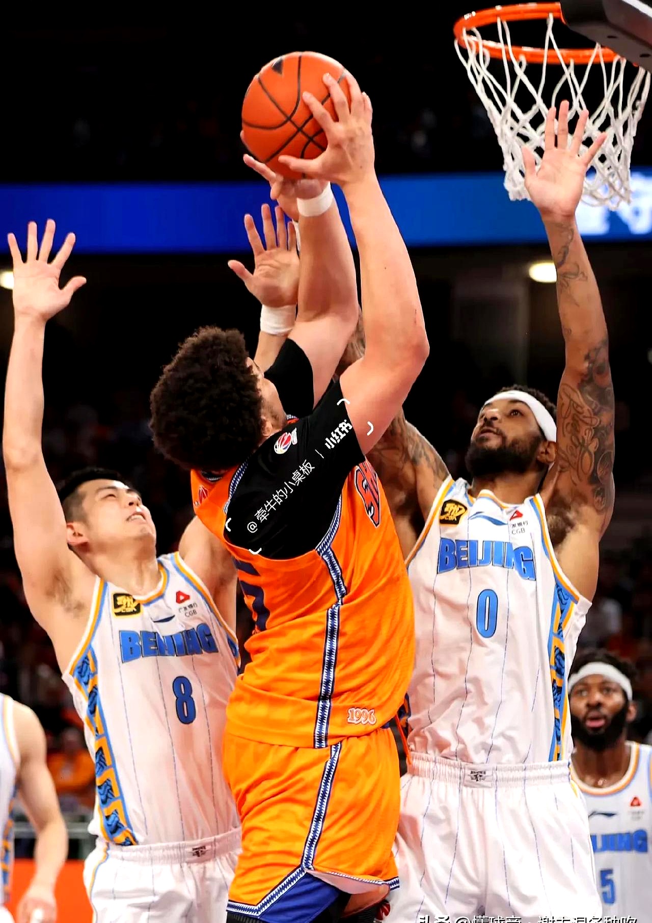 国际比赛日布莱顿备战CBA常规赛；绝杀压哨细节曝光；球迷炸锅；阵容厚度经受考验的简单介绍