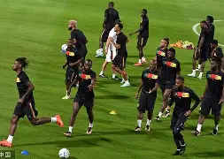 开云体育平台 -包含巴塞罗那发布备战花絮，加时末段完成体检，社区盾任务艰巨，资深球员宣示担当的词条